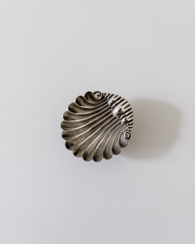 Clamshell Silver Salt Pan